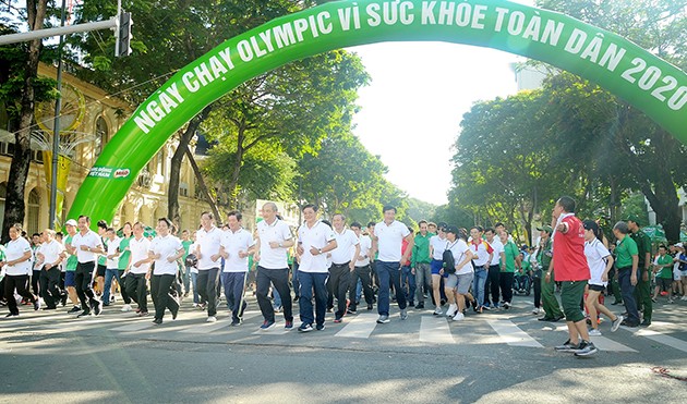 Olympischer Lauftag für die Gesundheit der Bevölkerung in Ho-Chi-Minh-Stadt