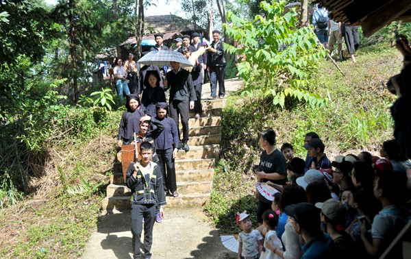 Hochzeitsbräuche der Volksgruppe Nung in Lao Cai