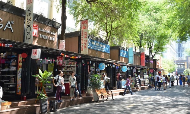Bücherstraße in Ho-Chi-Minh-Stadt – ein gutes Beispiel für Entwicklung der Lesekultur