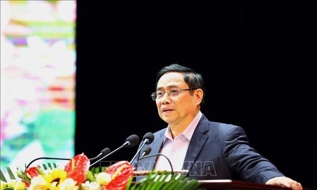 Leiter des KPV-Personalkomitees Pham Minh Chinh besucht Son La