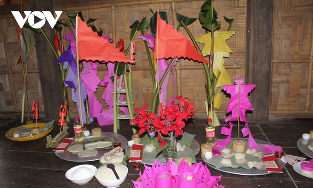 Giai han-Zeremonie am Jahresanfang der Volksgruppen der Tay und der Nung