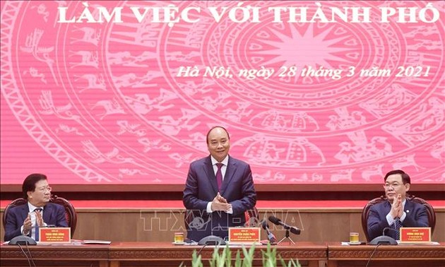 Regierung führt günstige Politik, damit Hanoi sich entwickeln kann