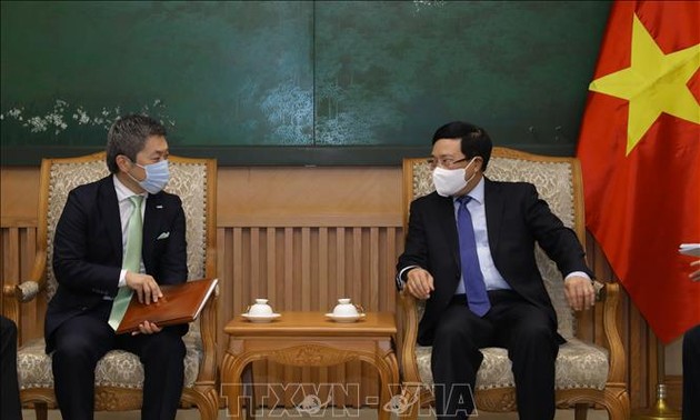 Vizepremierminister Pham Binh Minh trifft Exekutivdirektor der Finanzgruppe Sumitomo-Mitsui, Yoshimura