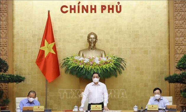 Premierminister Pham Minh Chinh leitet Regierungssitzung für April 2021