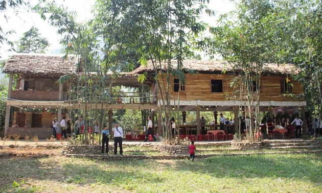 Modell des Gemeindetourismus in Verbindung mit der Bewahrung traditioneller Kultur der Volksgruppe Co Tu