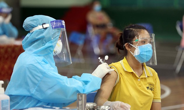 Vietnam hebt die Wichtigkeit der Impfung gegen Covid-19 in der neuen Normalität hervor
