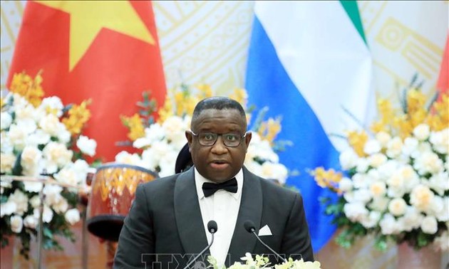 Präsident von Sierra Leone schließt seinen Vietnam-Besuch ab