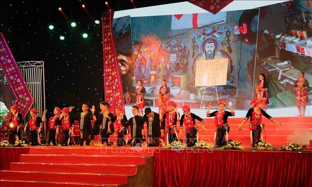 Abschluss des Kulturfesttags der Volksgruppe der Dao