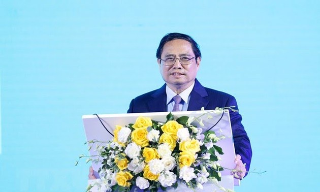 Premierminister Pham Minh Chinh nimmt an Einweihung der Ölraffinerie Long Son teil