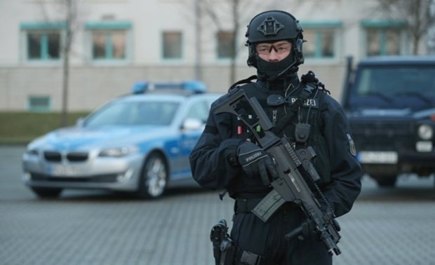 Sieben mutmaßliche IS-Unterstützer in Deutschland festgenommen