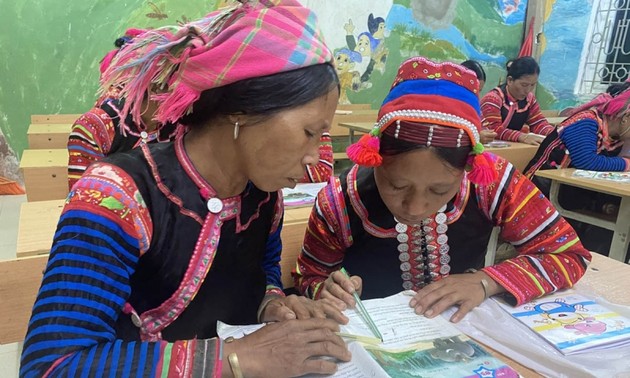 Alphabetisierungskurse in der Grenzgemeinde Can Ho
