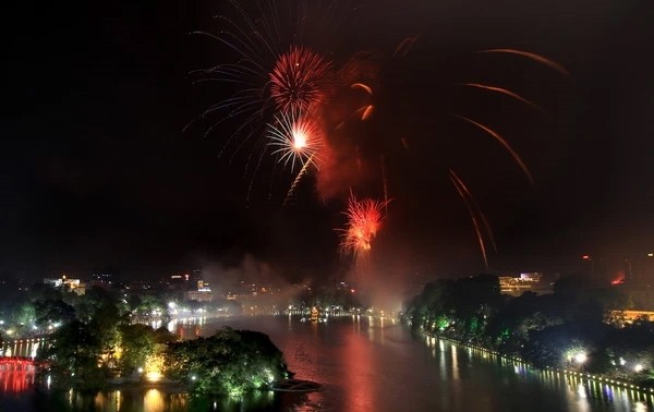 30 Orte in Hanoi, an denen Feuerwerk zum Jahreswechsel nach dem vietnamesischen Mondkalender abgebrannt wird