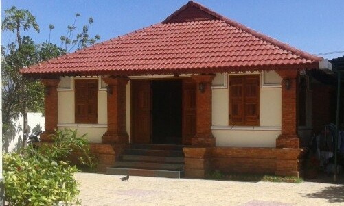 Traditionelle Häuser der Cham in Paduranga