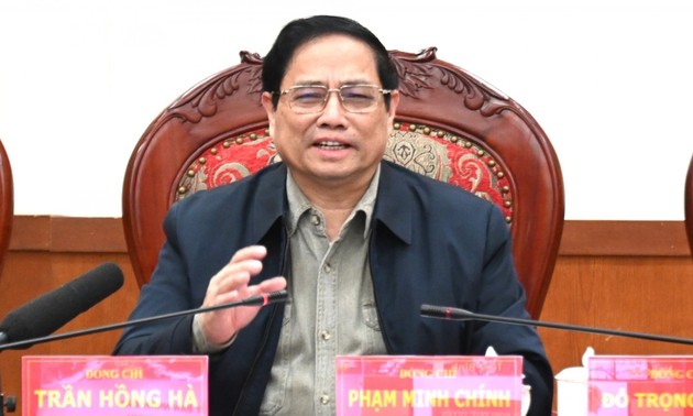 Premierminister Pham Minh Chinh: die ganze Stärke mobilisieren, um das 500-kV-Projekt im Juni 2024 fertig zu stellen