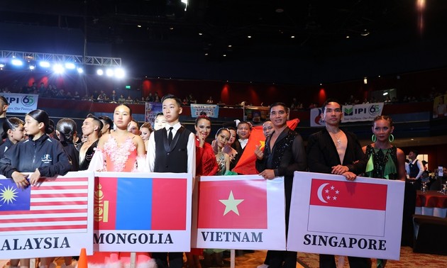 Vietnamesisches Tanzpaar beteiligt sich an Tanzsport-WM der WDSF in Deutschland
