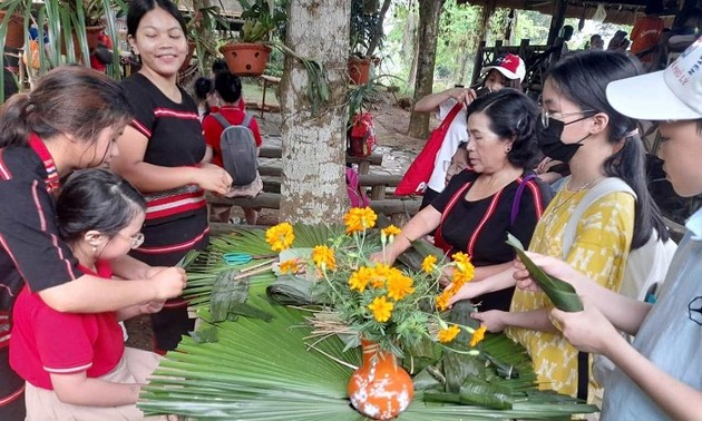 Sommer im Kultur- und Tourismusdorf der vietnamesischen Völker