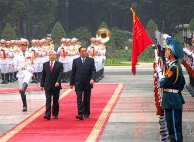 Media massa di Laos memuji kunjungan Sekjen, Presiden Laos di Vietnam