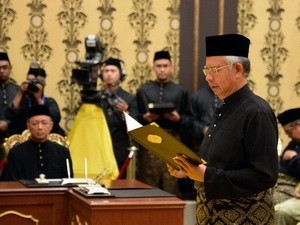 Najib Tun Razak dilantik menjadi PM Malaysia
