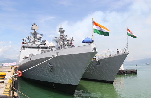 Kapal Angkatan Laut India melakukan kunjungan di kota Da Nang