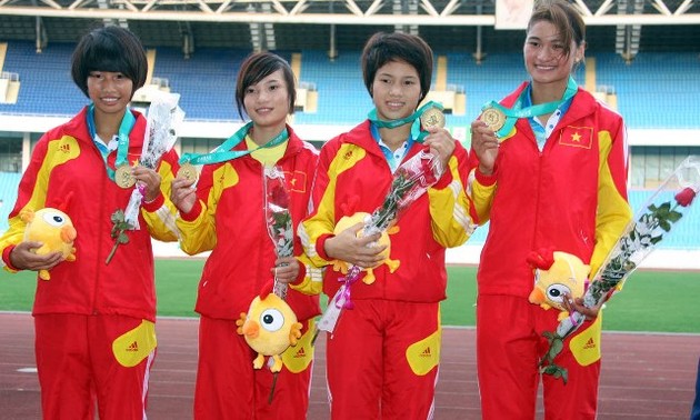 Kontingen Vietnam sedang menjadi pelopor pada Pesta Olahraga Pelajar Asia Tenggara ke-5