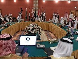Negara-nagara Arab daerah Teluk mengimbau kepada Dewan Keamanan PBB supaya mengadakan pertemuan darurat mengenai Suriah