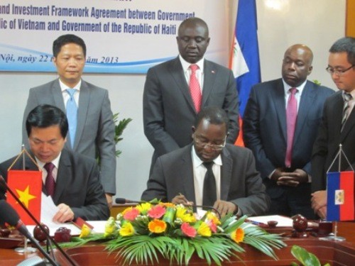 Penandatanganan Perjanjian kerangka tentang perdagangan dan investasi antara Vietnam dan Haiti