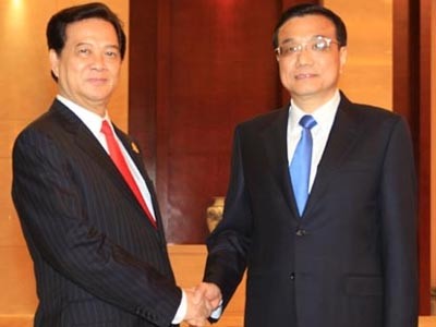 PM Vietnam, Nguyen Tan Dung melakukan pembicaraan dengan PM Tiongkok, Li Keqiang.