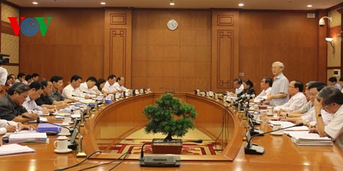 Sekretariat Komite Sentral Partai Komunis Vietnam melakukan temu kerja dengan Badan Harian Komite Partai provinsi Ha Giang