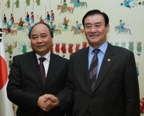 Deputi PM Vietnam, Nguyen Xuan Phuc beraudiensi kepada Ketua Parlemen Republik Korea, Kang Chang Hi