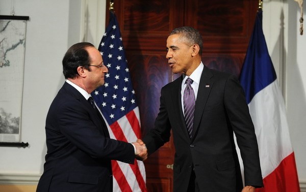 Presiden AS dan Perancis menegaskan hubungan sekutu yang erat.