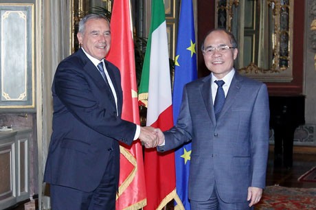 Aktivitas Ketua MN Vietnam, Nguyen Sinh Hung di Republik Italia