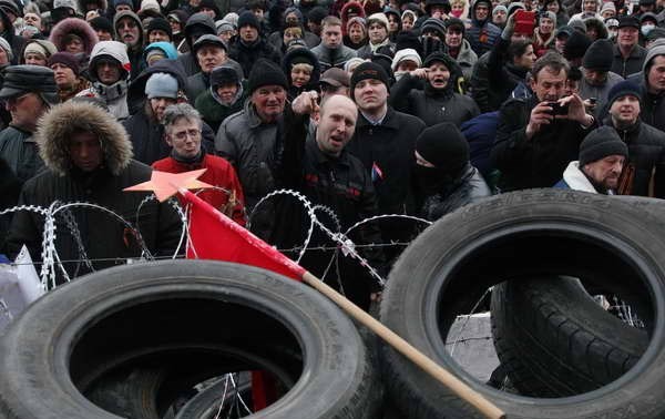 Demonstrasi meluas di Ukraina Timur untuk menuntut federalisasi