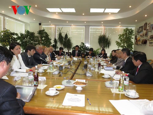 Delegasi Dewan Etnis Majelis Nasional Vietnam melakukan kunjungan kerja di Federasi Rusia