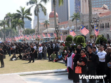 Malaysia mengadakan upacara belasungkawa nasional untuk mengenangkan para korban  jatuhnya pesawat terbang MH17