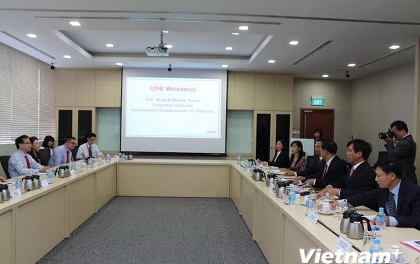 Vietnam dan Singapura memperkuat kerjasama dalam pencegahan dan pemberantasan korupsi