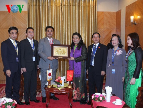 Wakil Ketua MN Vietnam, Tong Thi Phong menerima Kepala delegasi Parlemen Tiongkok, Jepang dan Kamboja
