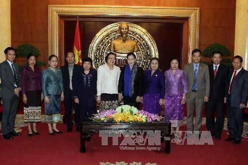 Wakil Ketua MN Vietnam, Nguyen Thi Kim Ngan menerima delegasi anggota wanita Parlemen Laos