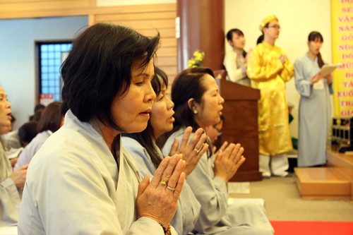Acara unjuk muka Asosiasi umat Buddhis Vietnam di Jepang