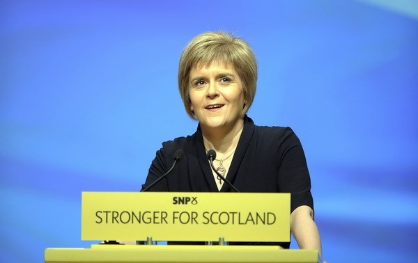 Ibu Nicola Sturgeon terpilih menjadi Gubernur baru Skotlandia