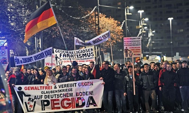 Puluhan ribu orang Jerman menandatangani untuk memprotes gerakan PEGIDA