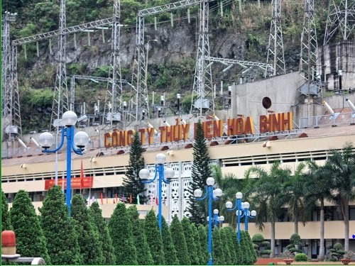 Pabrik hydro listrik Hoa Binh menargetkan akan mencapai 10 miliar Kwh listrik pada tahun 2015