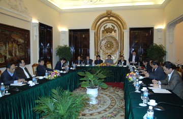 Menggelarkan koordinasi pekerjaan hubungan luar negeri antar-Badan Partai, Negara dan MN Vietnam