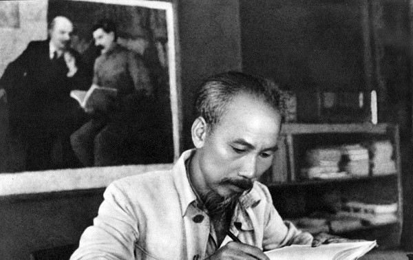 “Penyair Ho Chi Minh” – Beliau sudah meninggal tapi Beliau tetap hidup untuk selama-lamanya