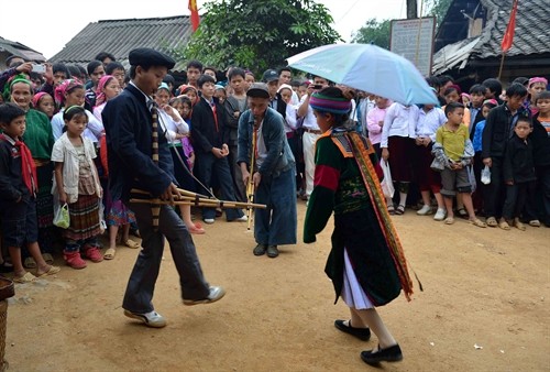Pekan Budaya-Pariwisata Festival pasar asmara Khau Vai tahun 2015