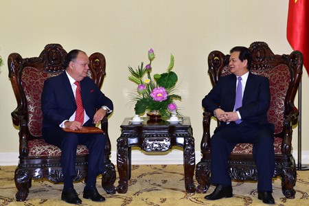 PM Vietnam, Nguyen Tan Dung menerima Duta Besar Peru di Vietnam, Carlos Berninzon