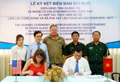 “Konektivitas komunitas dan pembersihan bahan-bahan yang belum meledak tahapan 2015-2017” di provinsi Quang Tri dijalankan