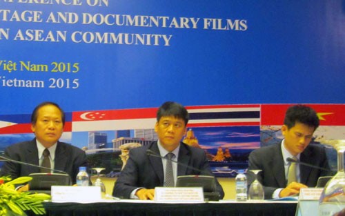 Mencanangkan festival foto dan film reportase tentang etnis-etnis dalam komunitas ASEAN di Vietnam tahun 2015