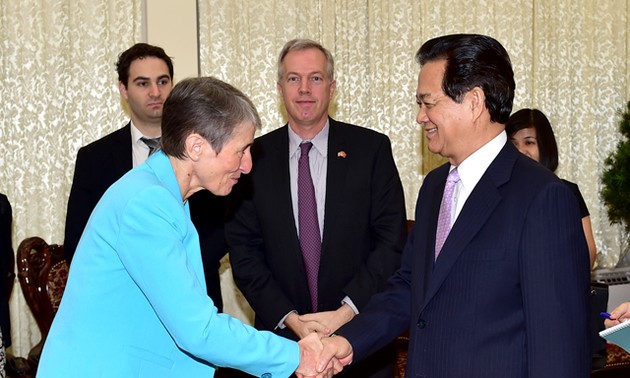 PM Vietnam, Nguyen Tan Dung menerima Menteri Dalam Negeri AS, Sally Jewell