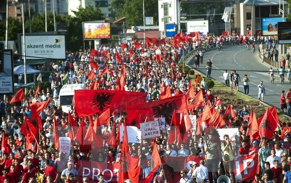 Partai-partai politik Makedonia mencapai permufakatan untuk menangani krisis