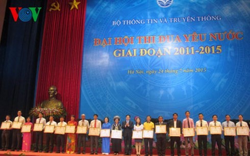 Kongres kompetisi patriotik dari Kementerian Informasi dan Komunikasi Vietnam